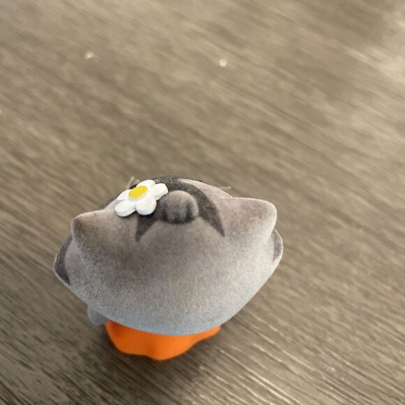 Li'l Woodzeez Bobbleez Riley Raccoon Bobblehead 2.25 in - Picture 3 of 5